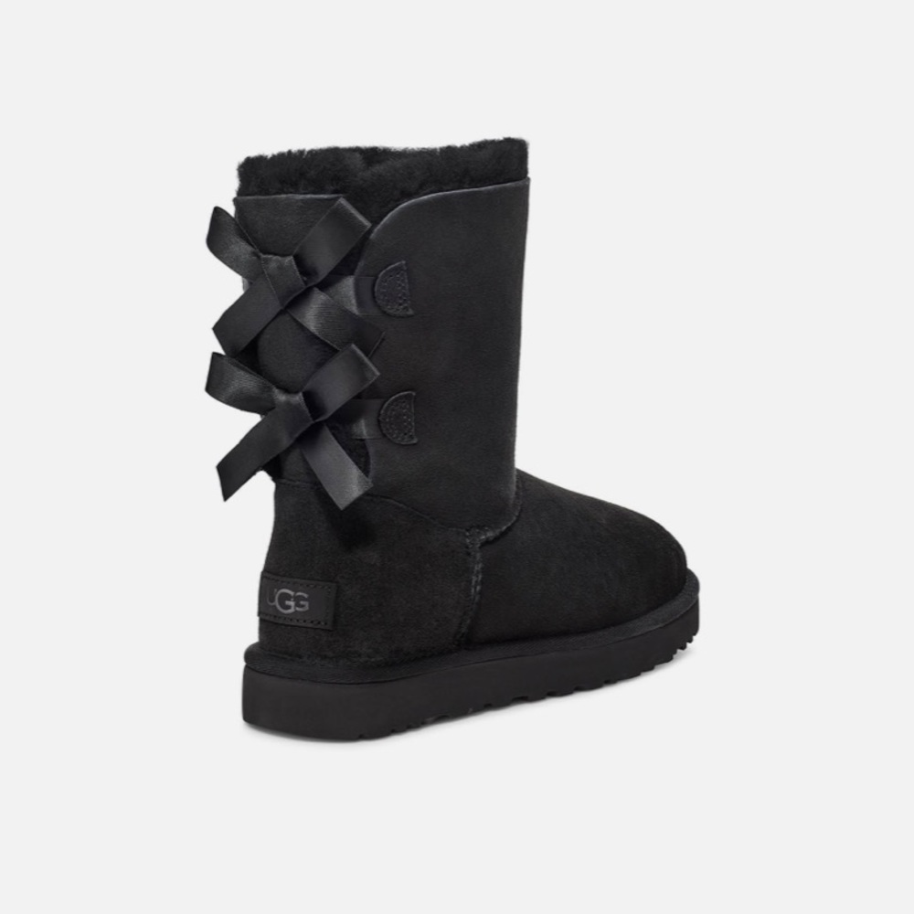 Ugg Bailey Bow winter boots black toddler size 12 pre owned condition
